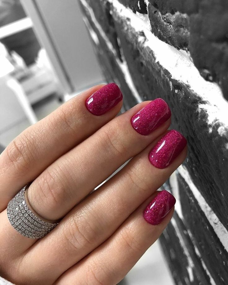 Ongles Framboise Givrée : Le Guide Ultime des Manucures Tendance pour l'Automne-Hiver